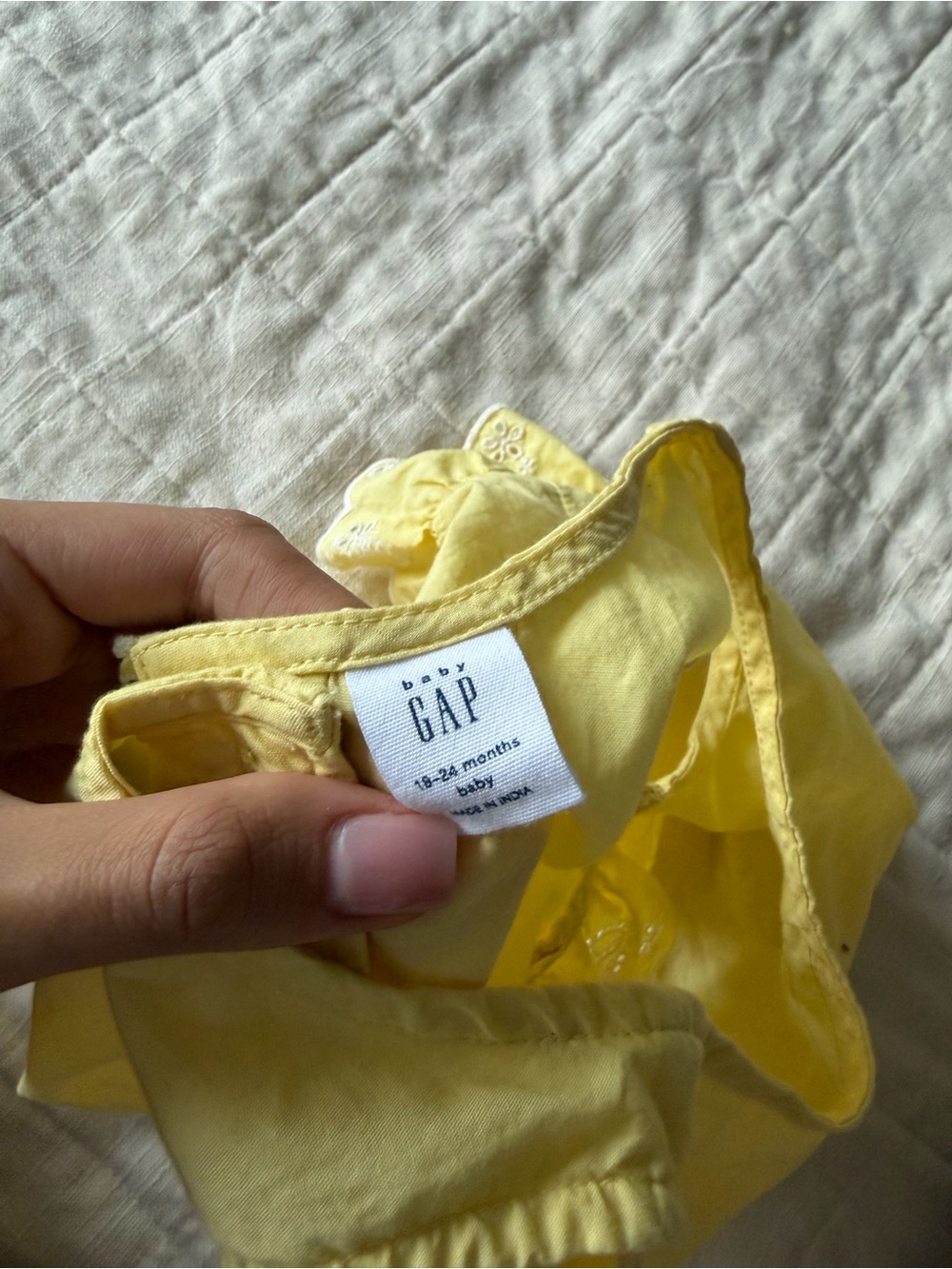 Baby Gap Yellow Eyelet Ruffle Outfit Set 18-24M 100% Cotton - Picture 10 of 10
